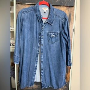 Talbots womens medium half sleeve denim shirt top very soft.